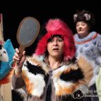 Junges Staatstheater Parchim: Szenenfoto aus Die faulste Katze der Welt 